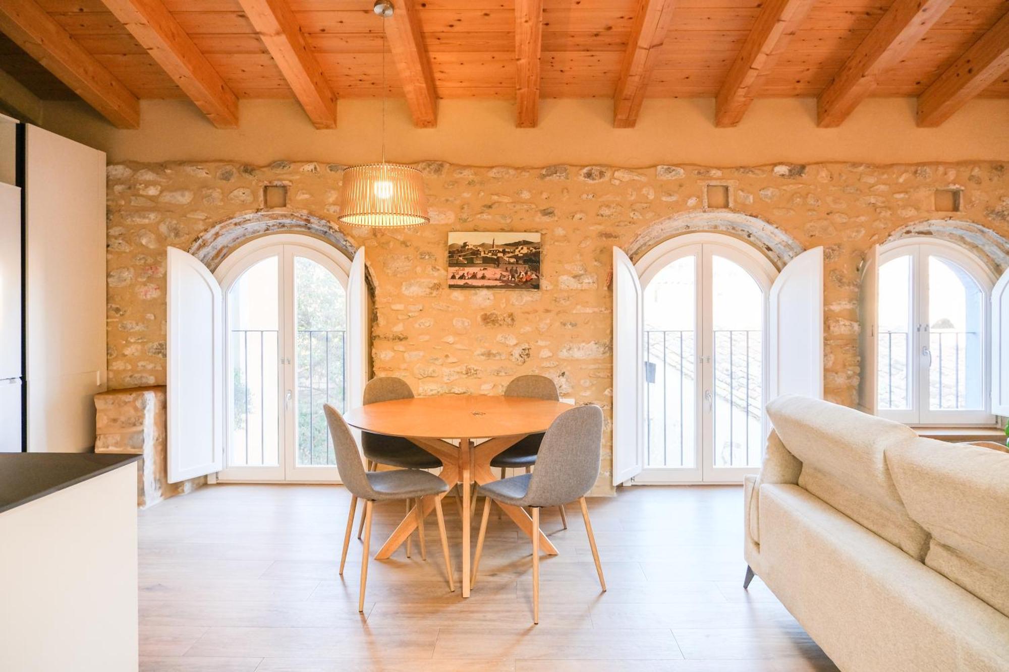 Ganganell Atic Apartamento Con Terraza En Besalu Exterior photo