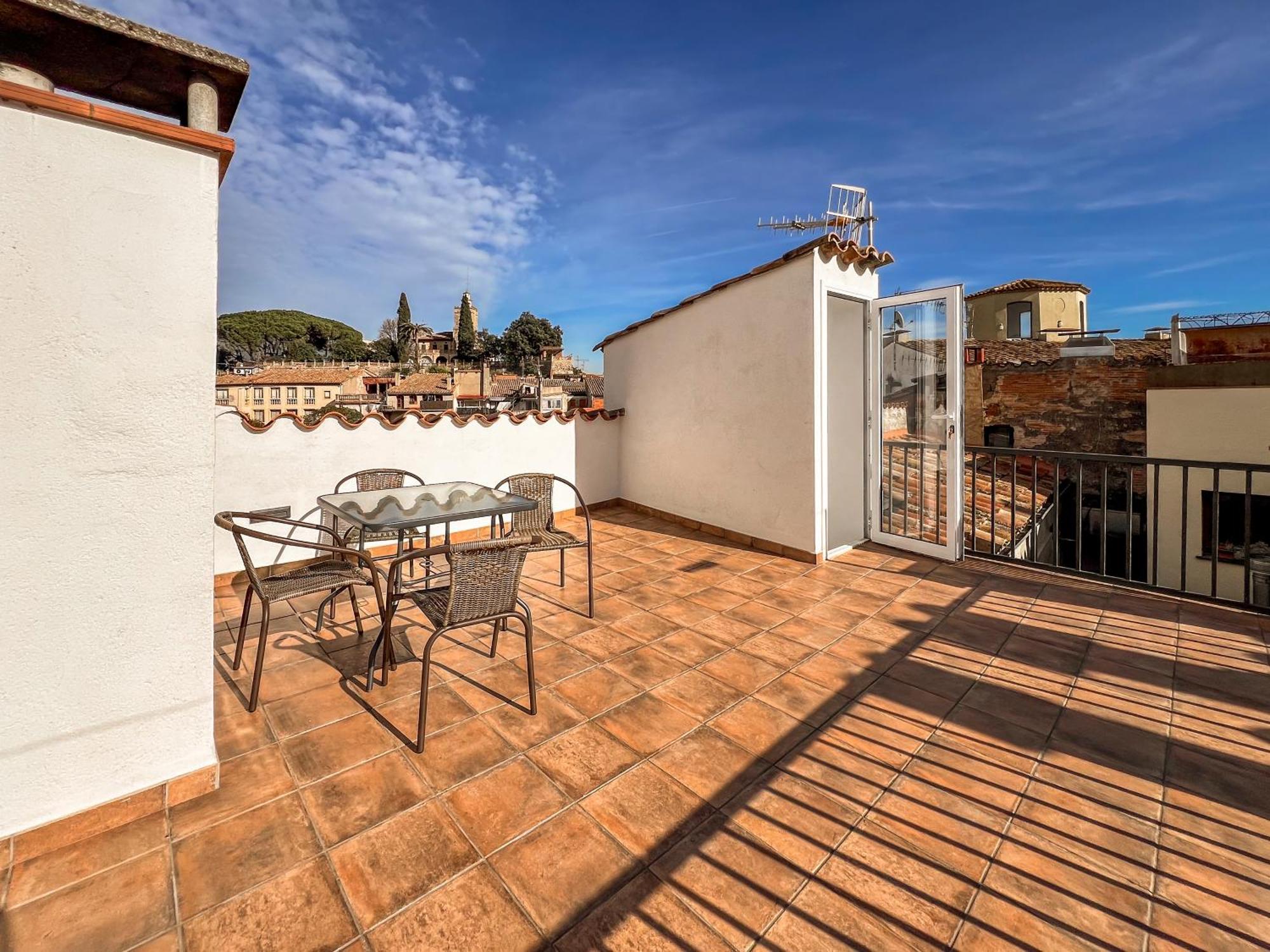Ganganell Atic Apartamento Con Terraza En Besalu Exterior photo
