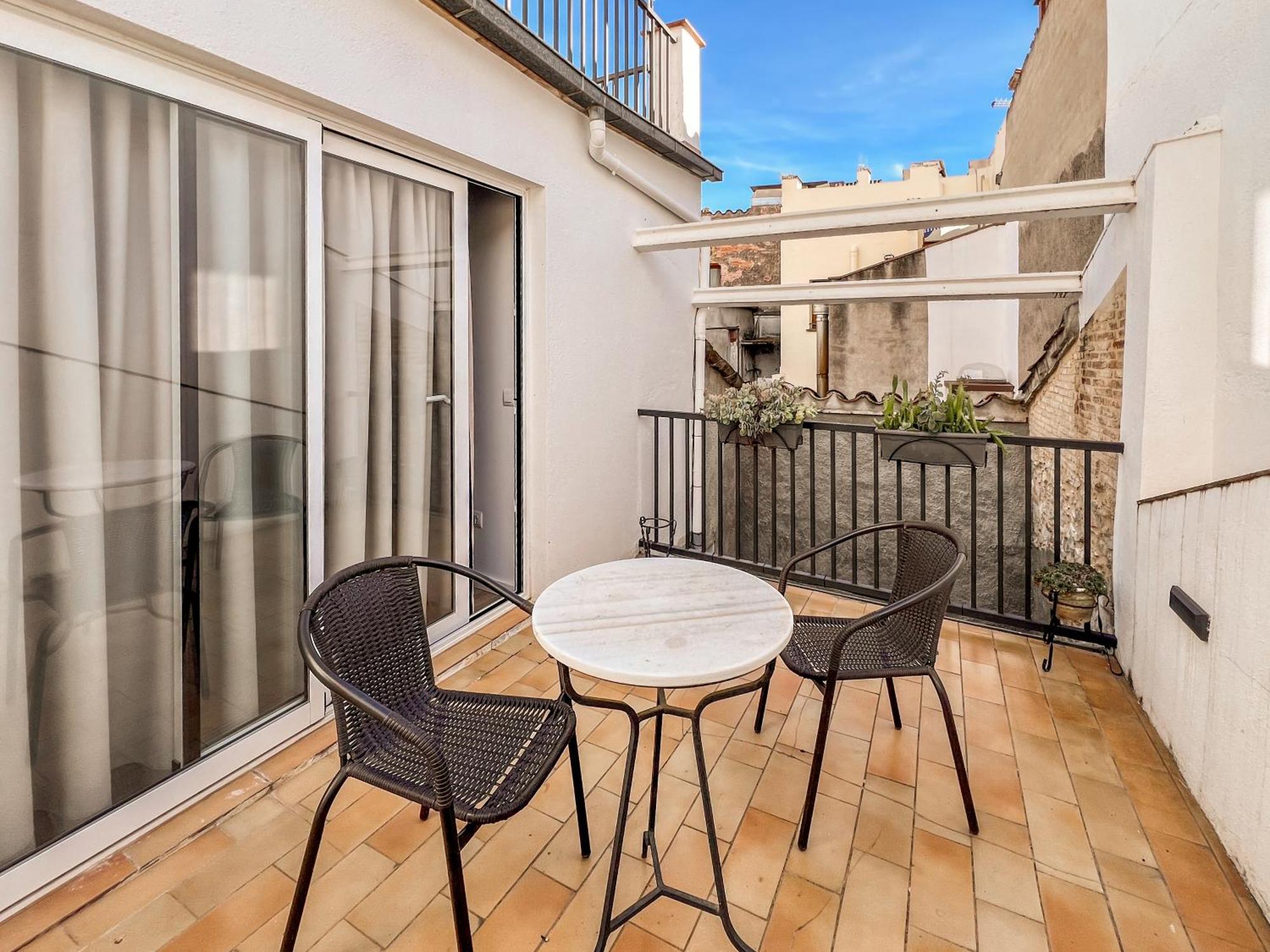 Ganganell Atic Apartamento Con Terraza En Besalu Exterior photo